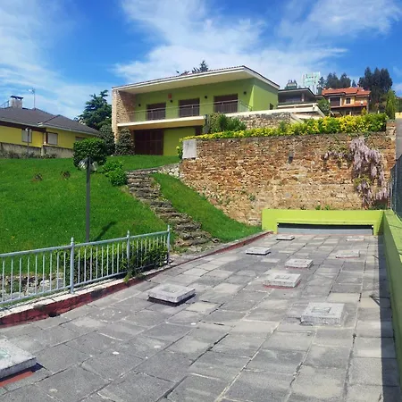 Chalet Con Vistas Al Mar En El Centro De Luanco بيت للعطل